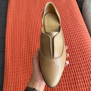Nisolo Tan Leather Flats with T-Cutout Design